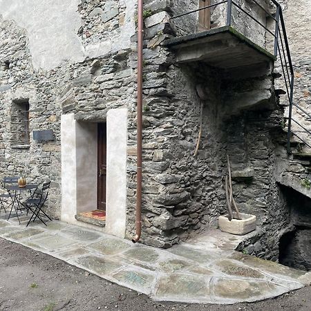 La Torre Colombaia - Monumento Del 1400 Leilighet Arnad Eksteriør bilde