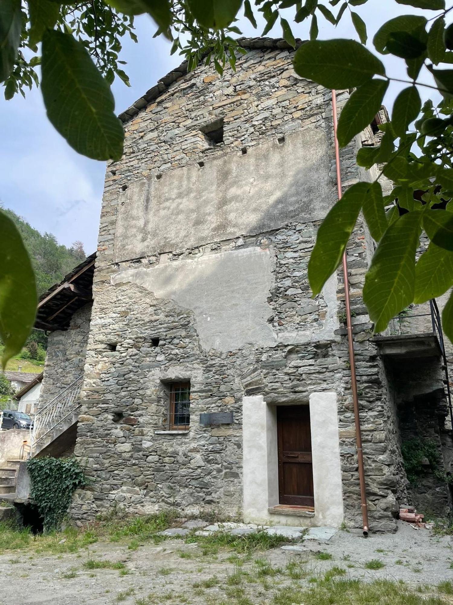 La Torre Colombaia - Monumento Del 1400 Leilighet Arnad Eksteriør bilde