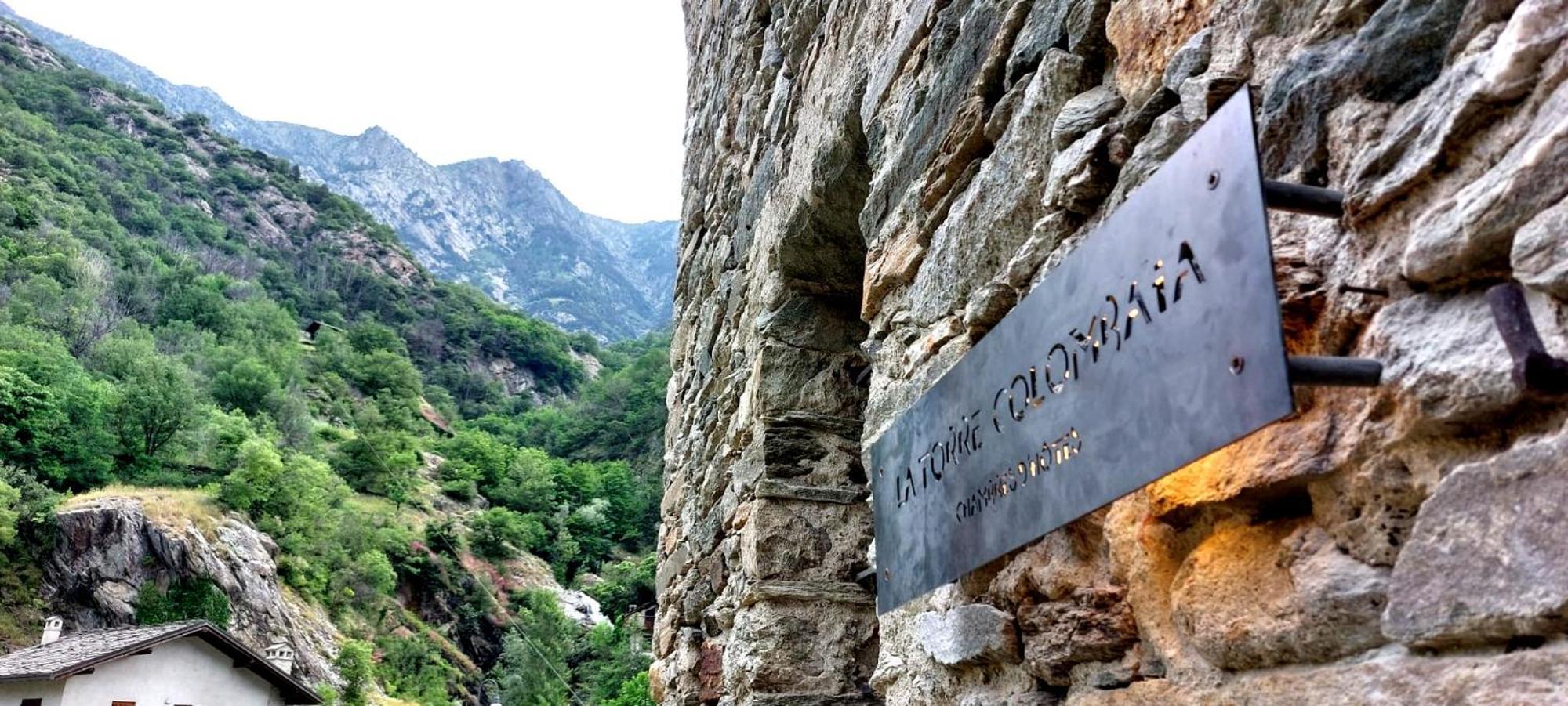 La Torre Colombaia - Monumento Del 1400 Leilighet Arnad Eksteriør bilde