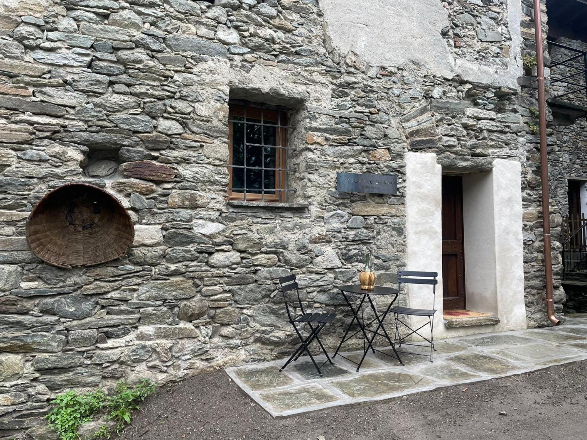 La Torre Colombaia - Monumento Del 1400 Leilighet Arnad Eksteriør bilde
